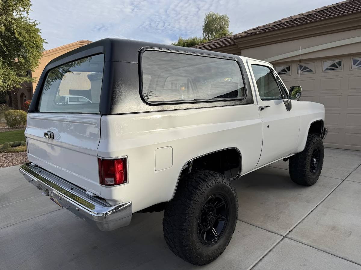 Chevrolet-K5-blazer-1983-4