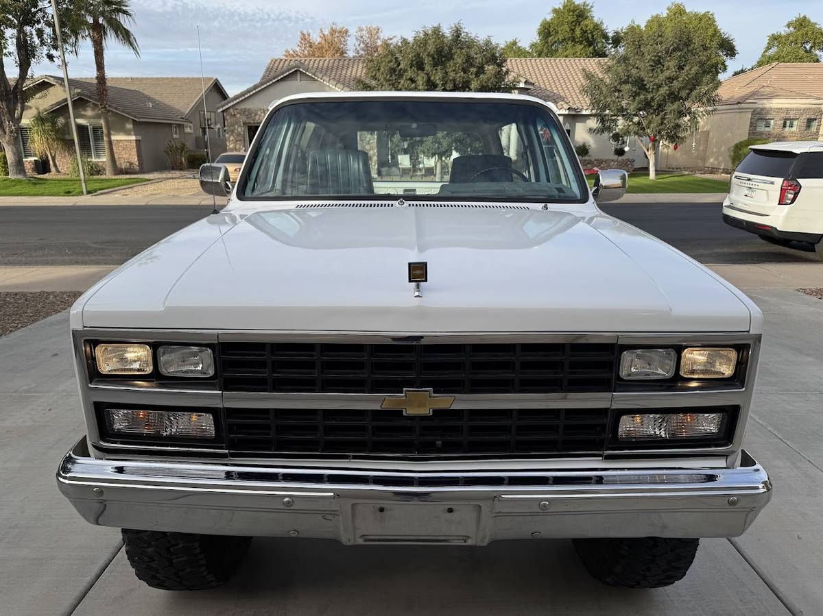 Chevrolet-K5-blazer-1983-8