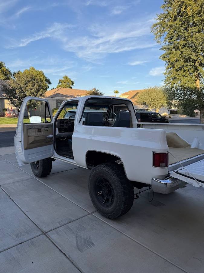 Chevrolet-K5-blazer-1983-9