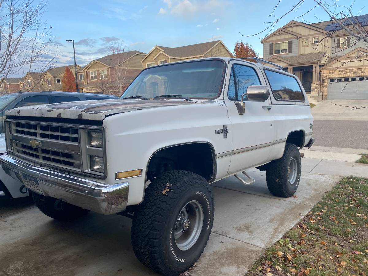 Chevrolet-K5-blazer-1986-21