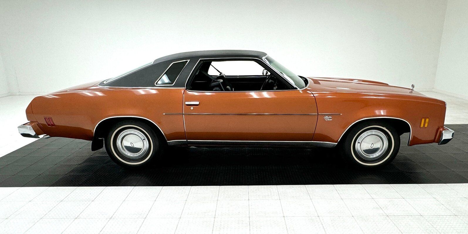 Chevrolet-Malibu-1975-5