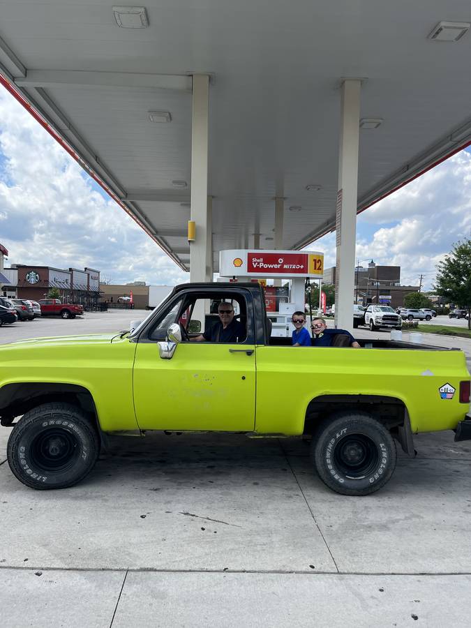 Chevrolet-Military-truck-12-ton-nominal-diesel-1985-1