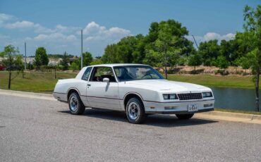 Chevrolet-Monte-Carlo-1985-8