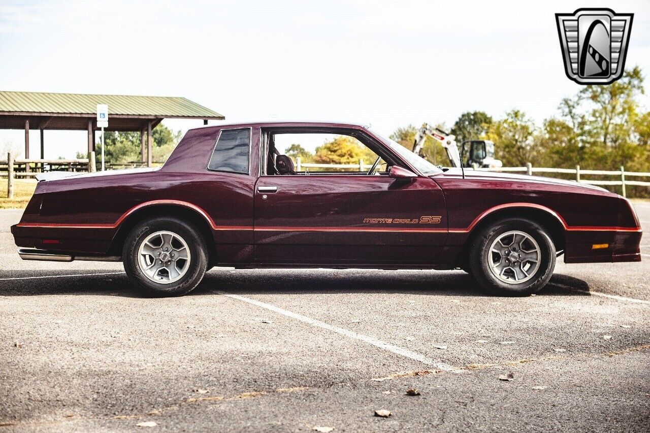 Chevrolet-Monte-Carlo-1986-7