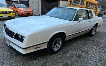 Chevrolet-Monte-Carlo-Coupe-1983-2