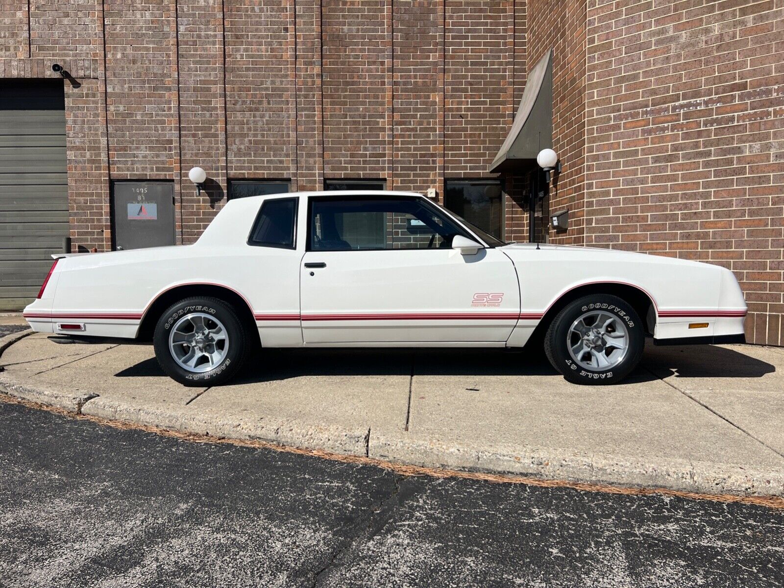 Chevrolet-Monte-Carlo-Coupe-1987-9