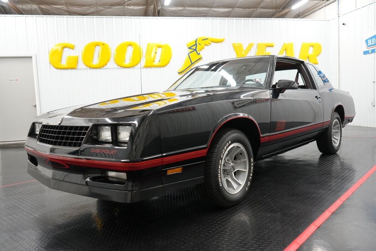 Chevrolet-Monte-Carlo-Coupe-1988-1