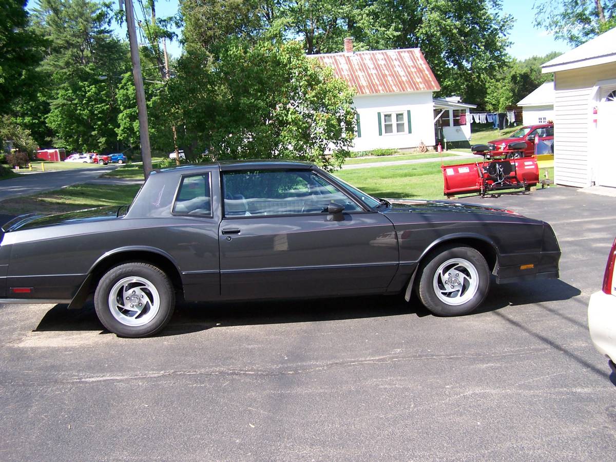 Chevrolet-Monte-carlo-ss-1985-3