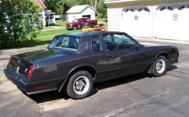 Chevrolet-Monte-carlo-ss-1985