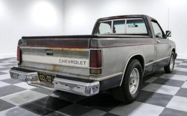 Chevrolet-S-10-Pickup-1982-6