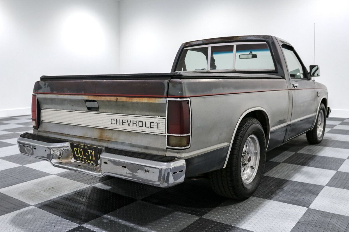 Chevrolet-S-10-Pickup-1982-6