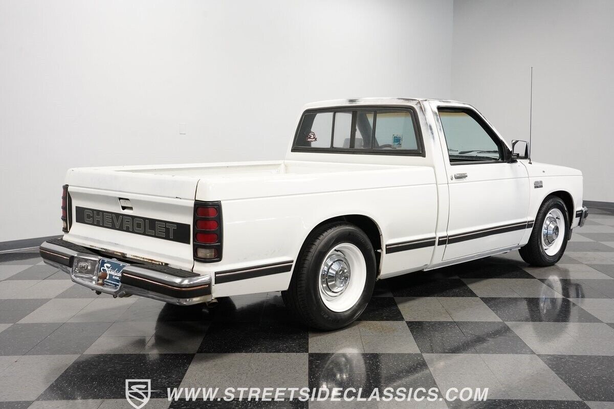 Chevrolet-S-10-Pickup-1987-12