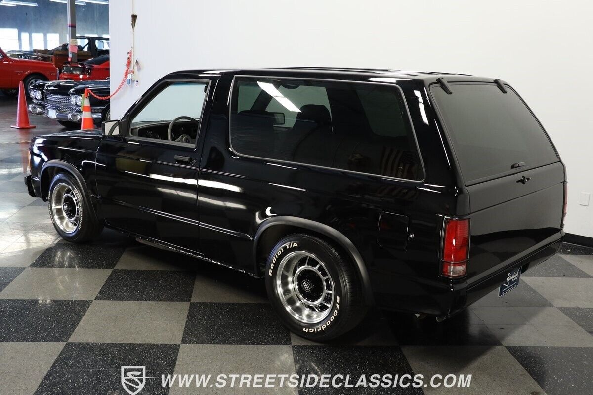 Chevrolet-S-10-SUV-1985-6