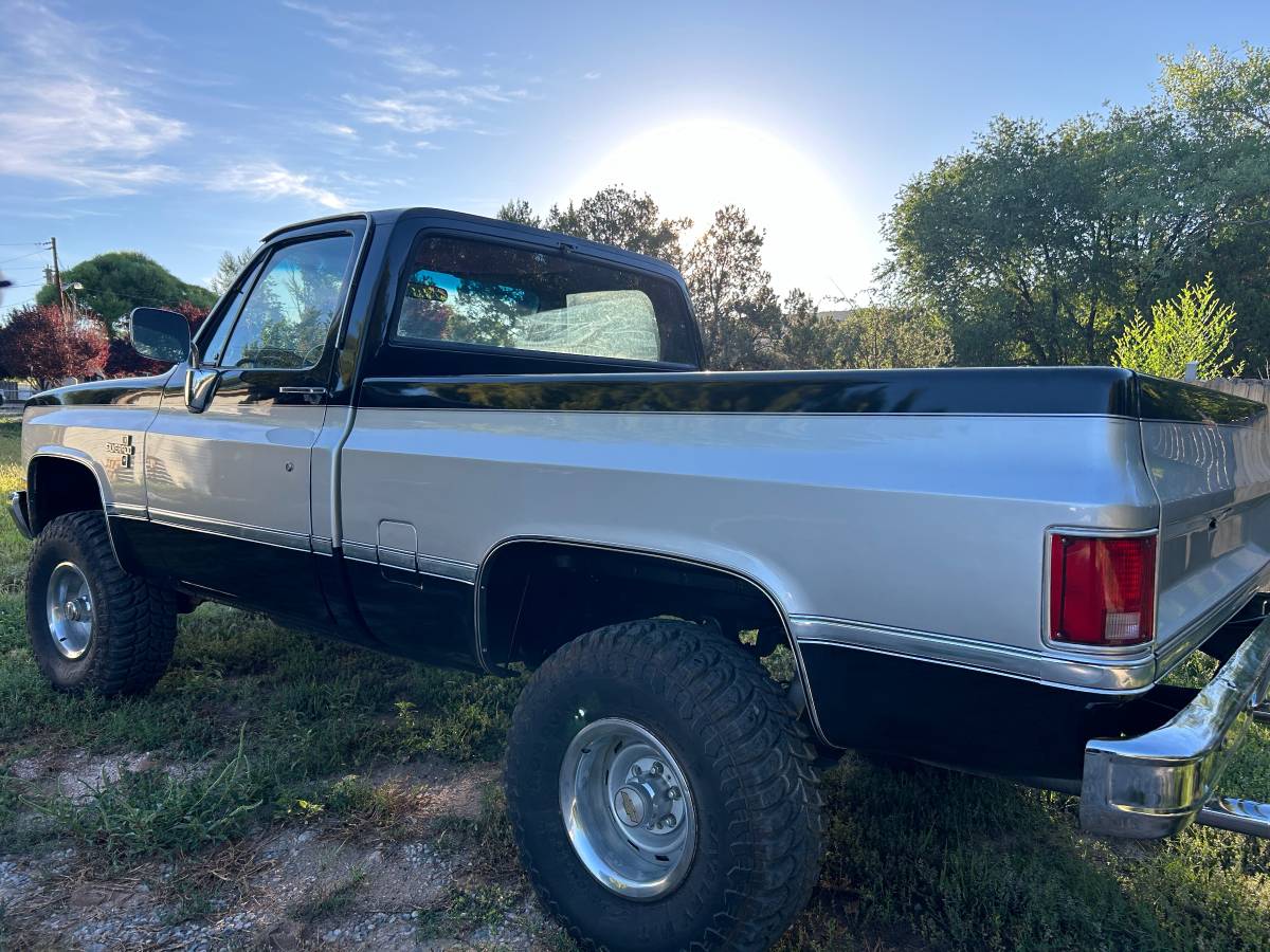 Chevrolet-Silverado-1500-1984-2