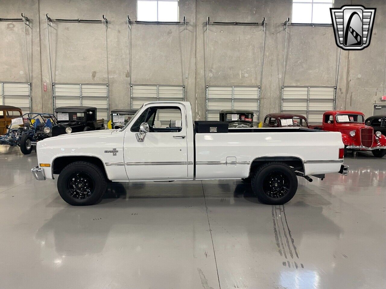 Chevrolet-Silverado-1500-Pickup-1981-3