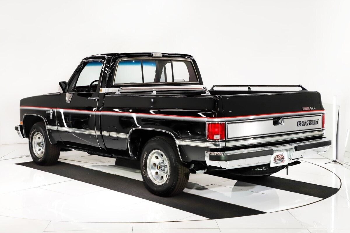 Chevrolet-Silverado-1500-Pickup-1985-4