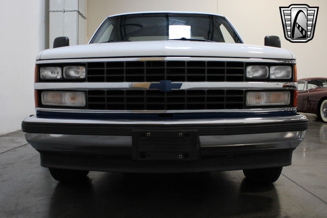 Chevrolet-Silverado-1500-Pickup-1989-11