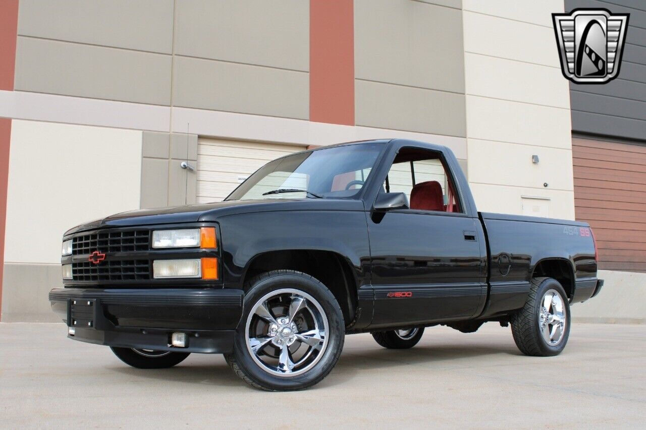 Chevrolet-Silverado-1500-Pickup-1990-2