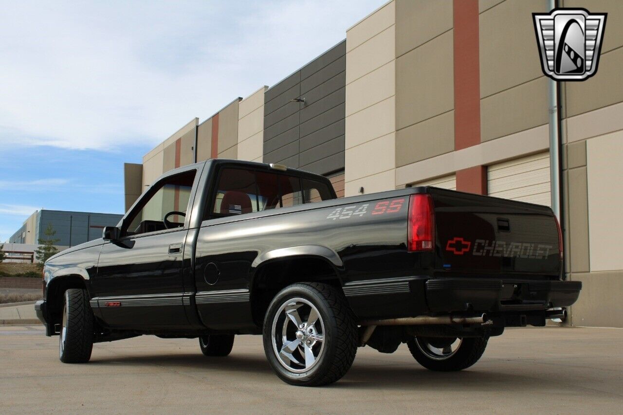 Chevrolet-Silverado-1500-Pickup-1990-4