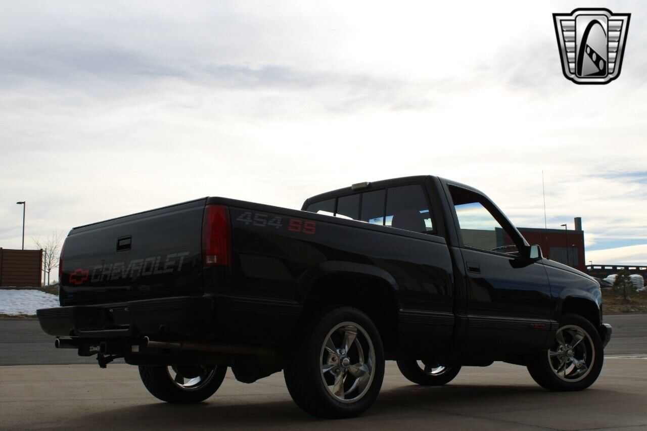 Chevrolet-Silverado-1500-Pickup-1990-6