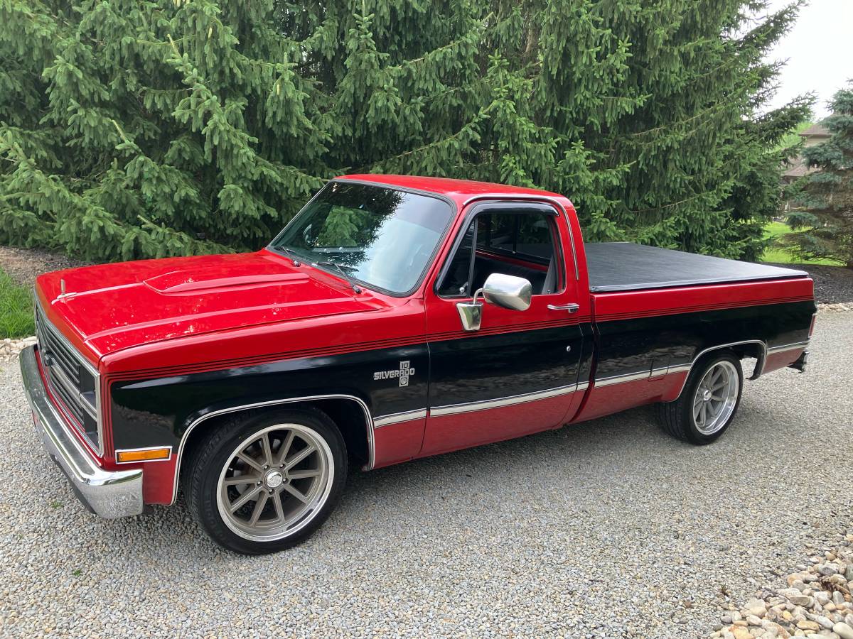 Chevrolet-Silverado-1500-lt-1984-7