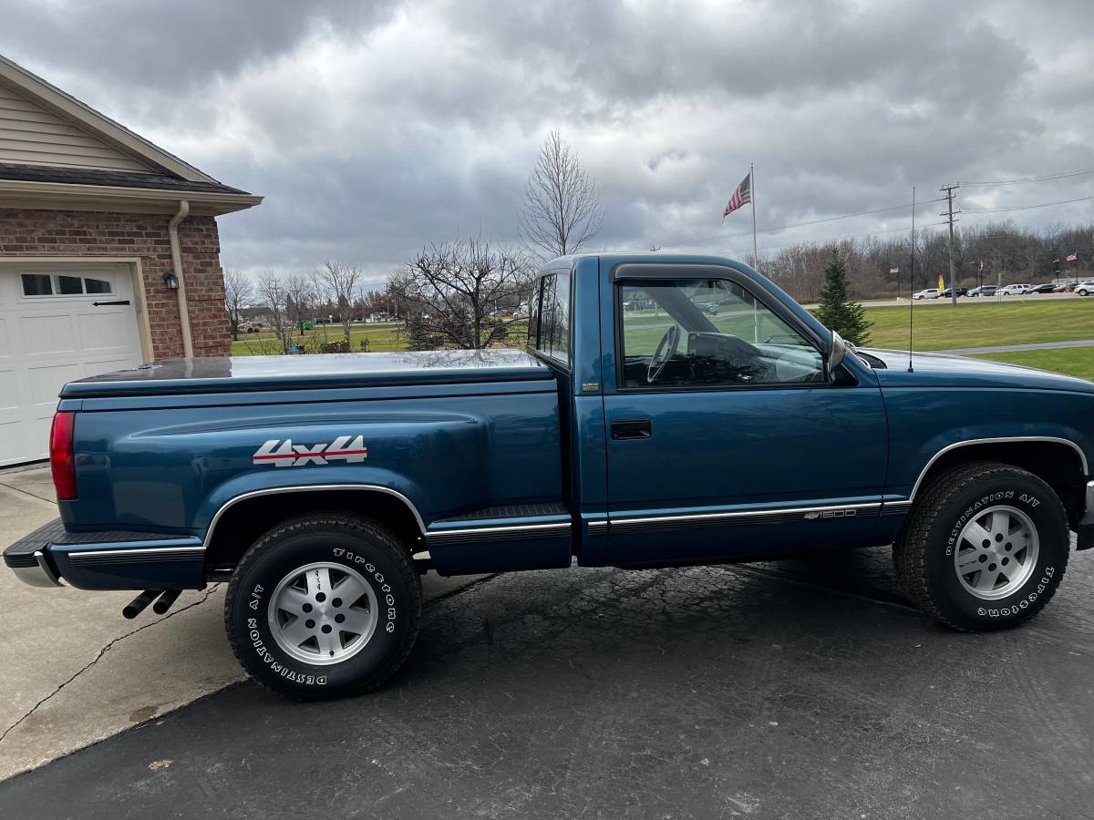 Chevrolet-Silverado-1500-pickup-1990-15