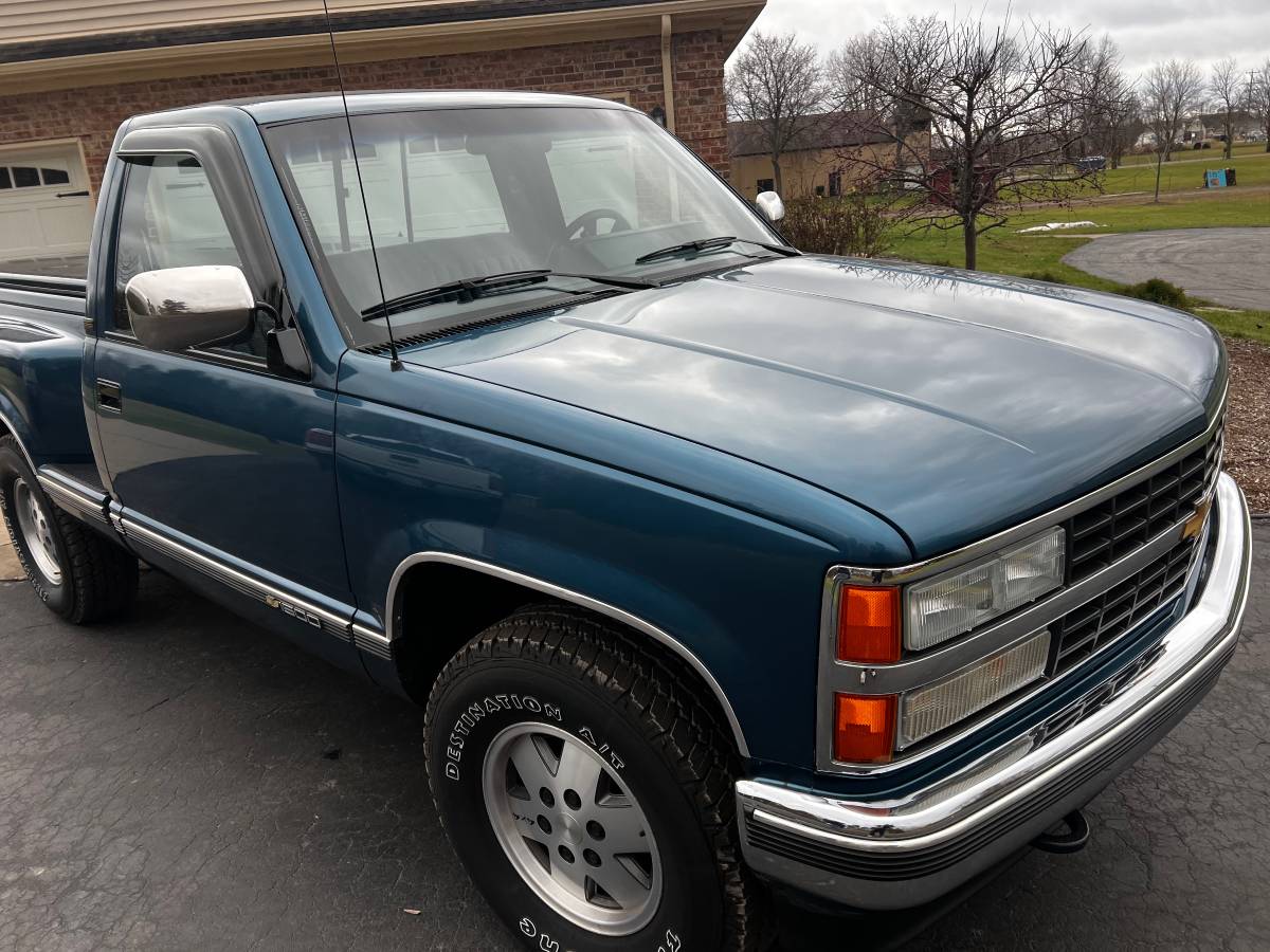 Chevrolet-Silverado-1500-pickup-1990-17