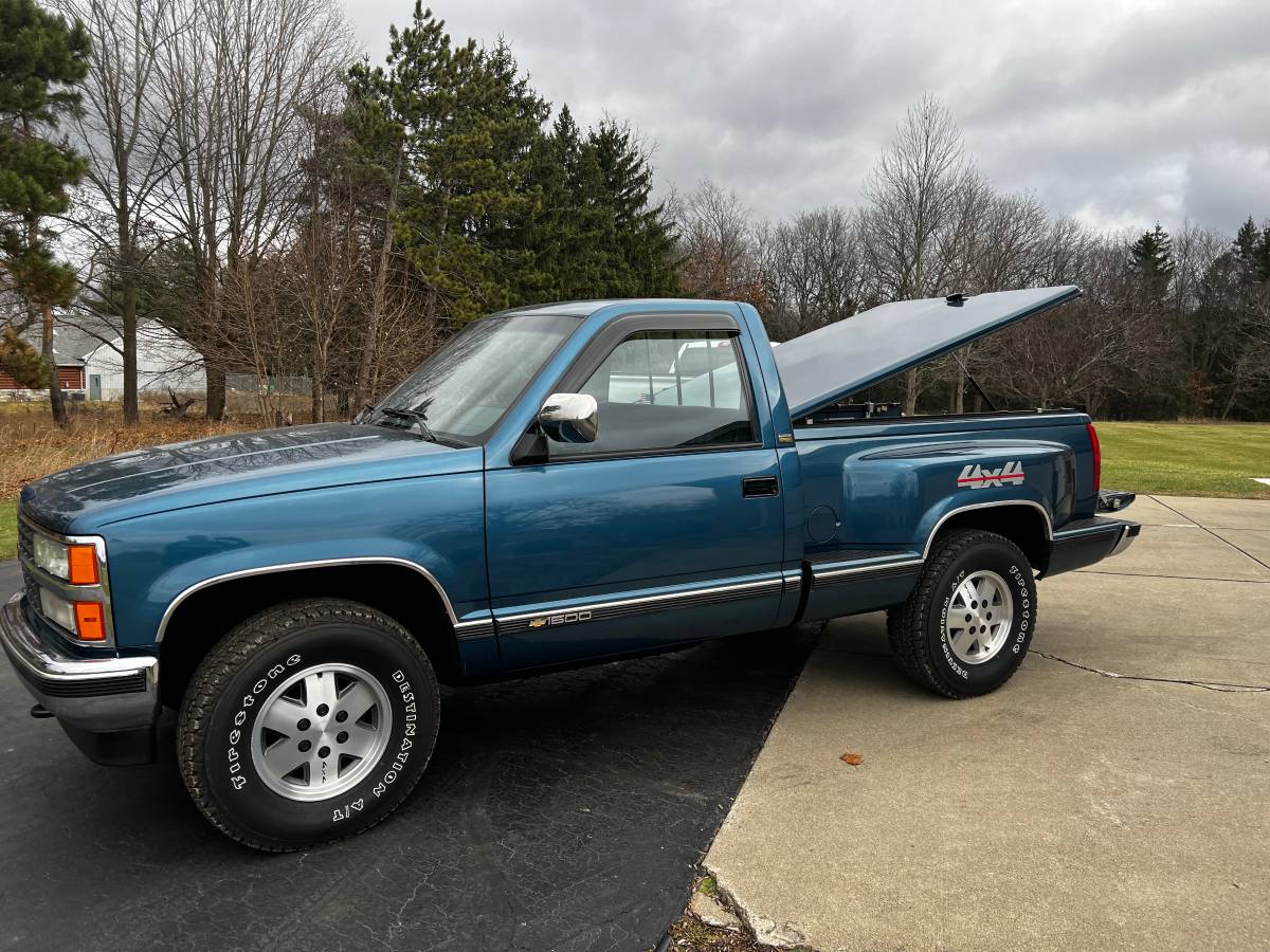 Chevrolet-Silverado-1500-pickup-1990-2