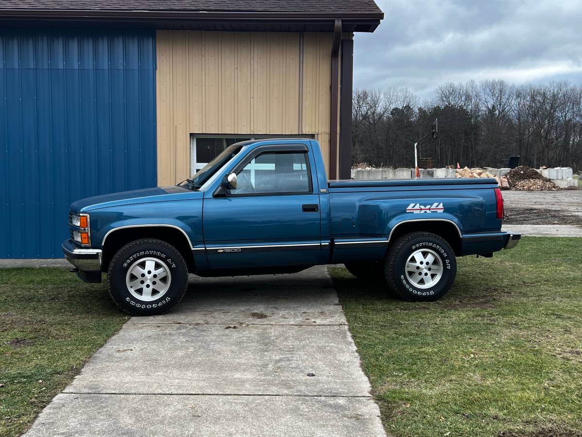 Chevrolet-Silverado-1500-pickup-1990-3