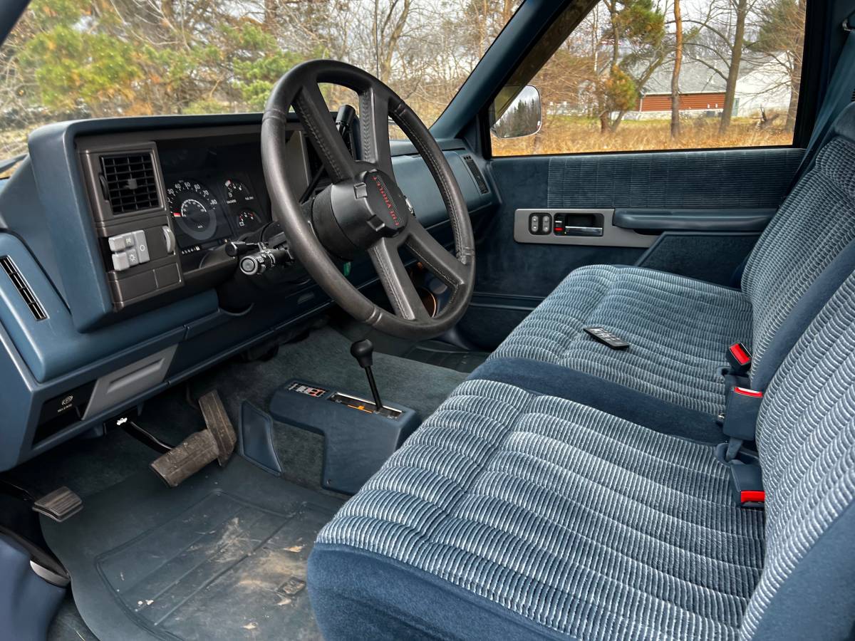 Chevrolet-Silverado-1500-pickup-1990-9