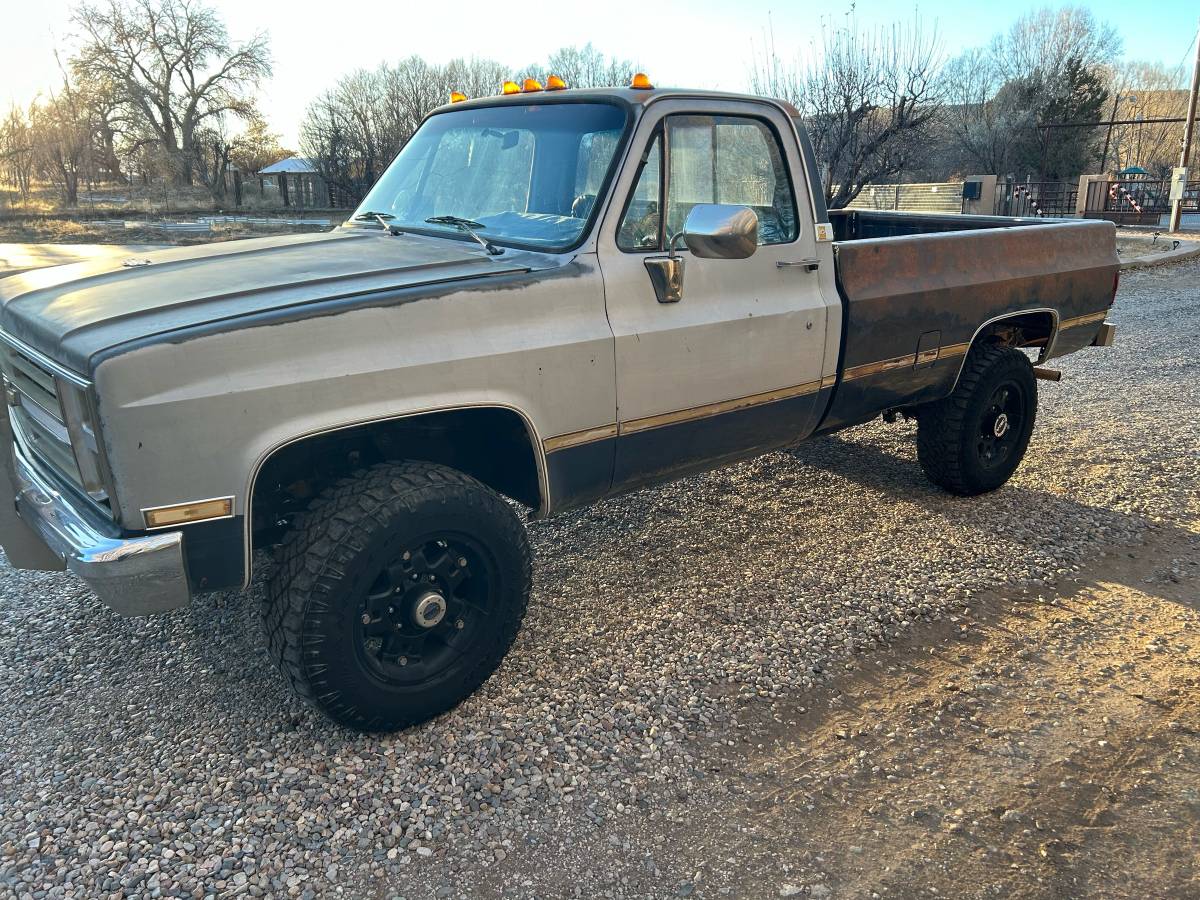 Chevrolet-Silverado-1985-2