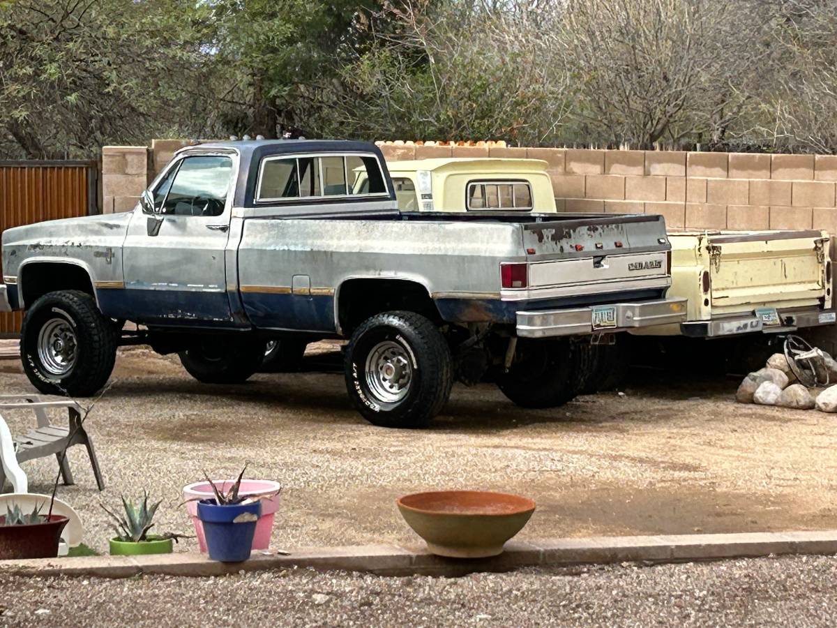 Chevrolet-Silverado-k30-1985-1