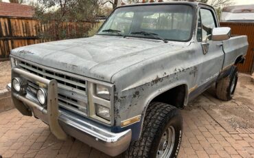 Chevrolet-Silverado-k30-1985-6