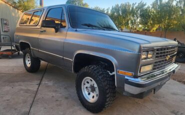 Chevrolet-Silverado-k5-blazer-1990-1