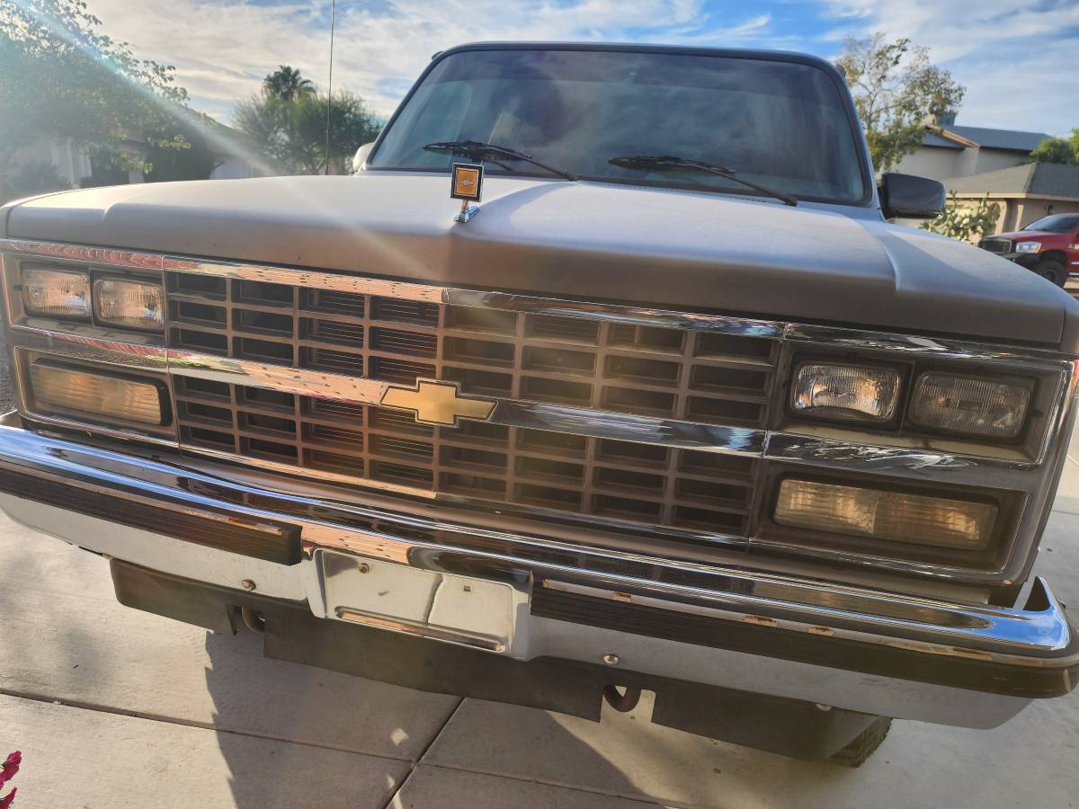 Chevrolet-Silverado-k5-blazer-1990-2