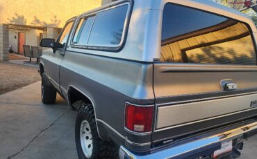 Chevrolet-Silverado-k5-blazer-1990-3