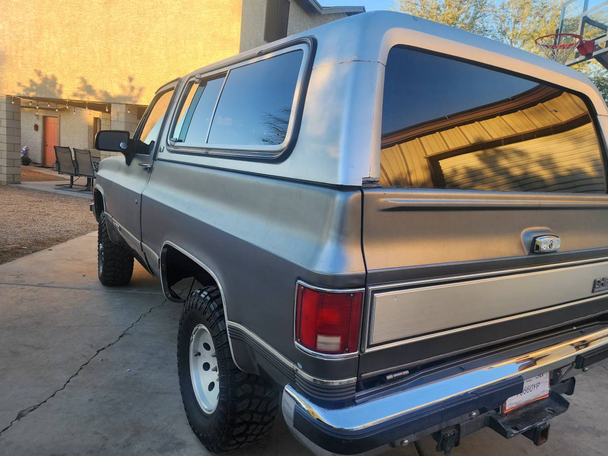 Chevrolet-Silverado-k5-blazer-1990-3