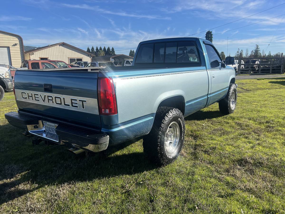 Chevrolet-Silverado-long-bed-4x4-1990-3