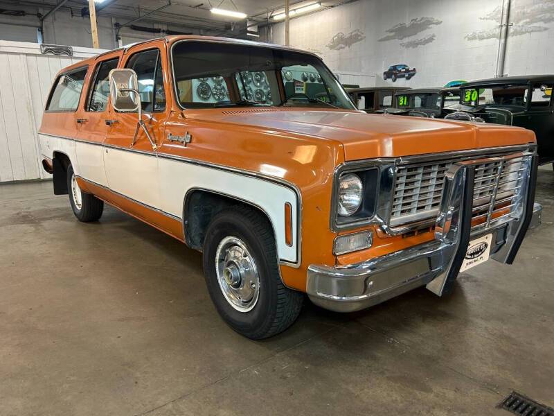 Chevrolet-Suburban-1973