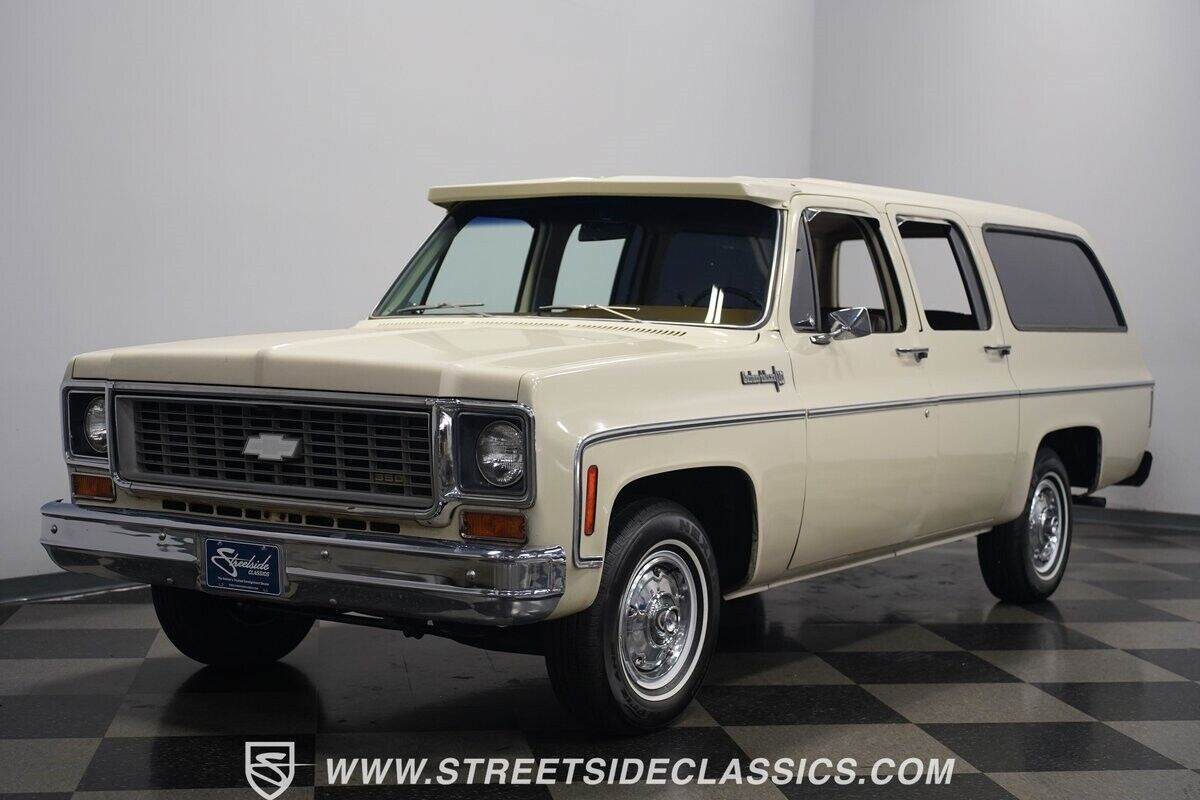 Chevrolet-Suburban-1973-6