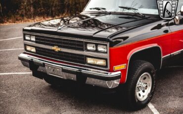 Chevrolet-Suburban-1991-10