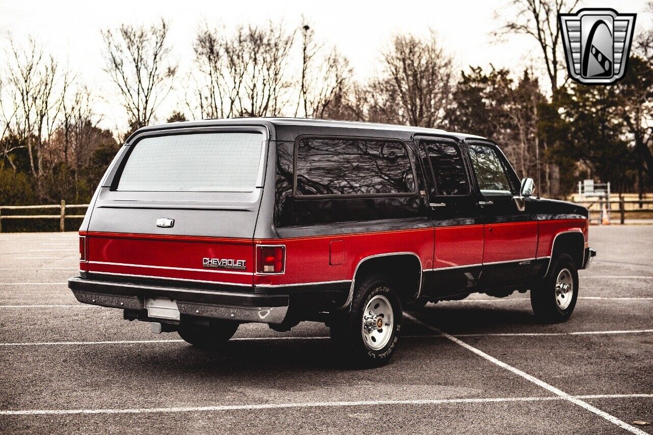 Chevrolet-Suburban-1991-6