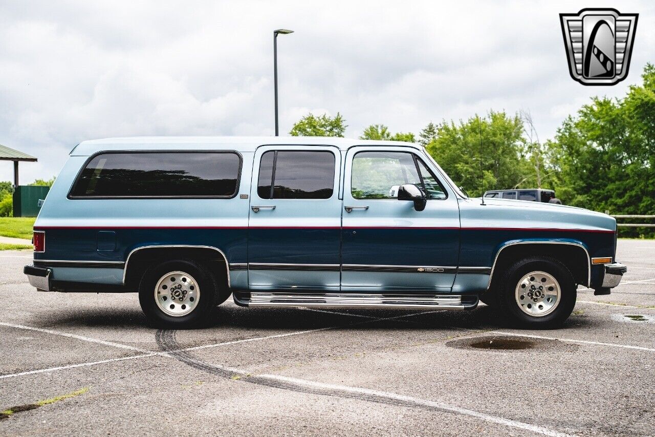 Chevrolet-Suburban-1991-7