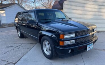 Chevrolet-Suburban-1993-1