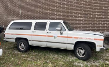 Chevrolet-Suburban-2500-1985