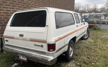 Chevrolet-Suburban-34-ton-nominal-1985-4