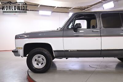 Chevrolet-Suburban-K1500-1990-6