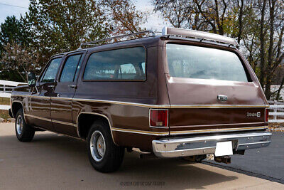 Chevrolet-Suburban-Pickup-1977-5