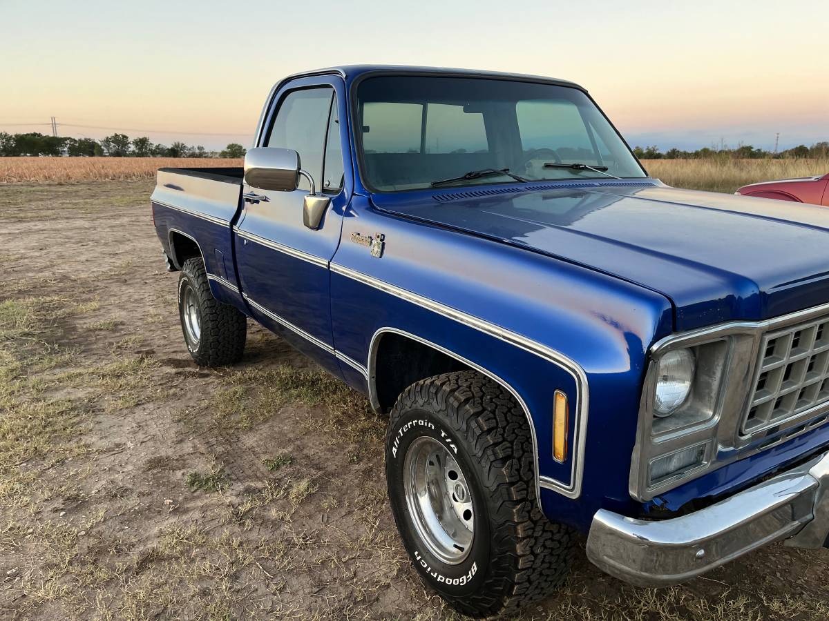 Chevrolet-Truck-1980-2