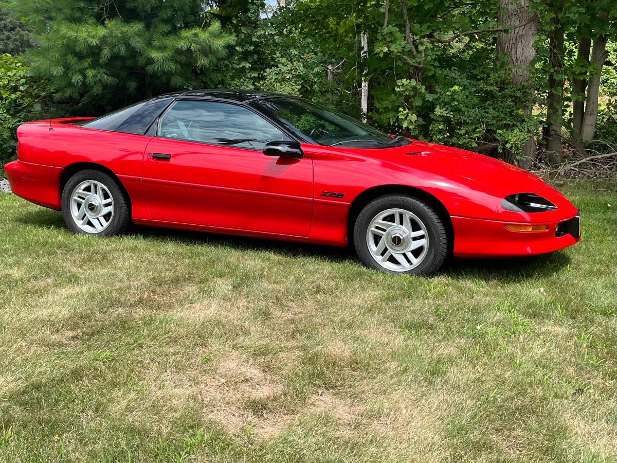 Chevrolet-Z28-camaro-1993-8